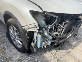 2018 Nissan Rogue SV - Primary Damage Right Image